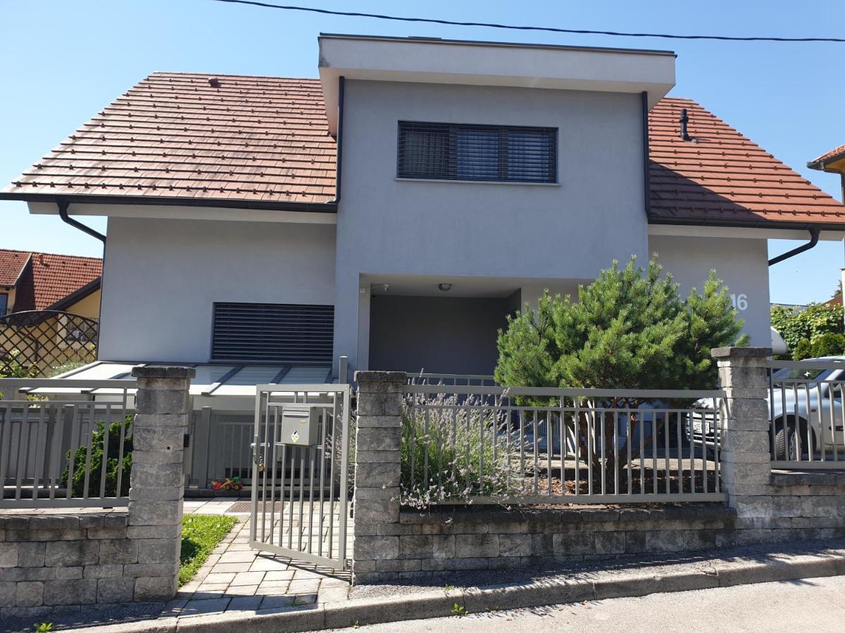 Apartment Emma Ljubljana - Free Parking, Ac, Wifi Екстериор снимка