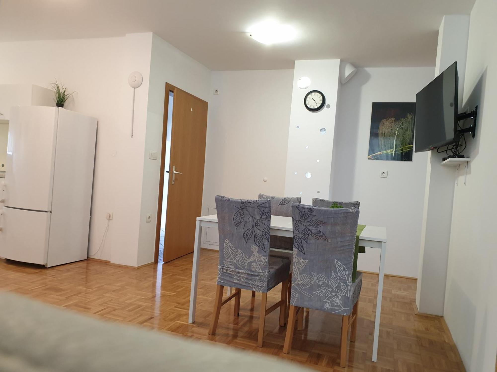 Apartment Emma Ljubljana - Free Parking, Ac, Wifi Стая снимка