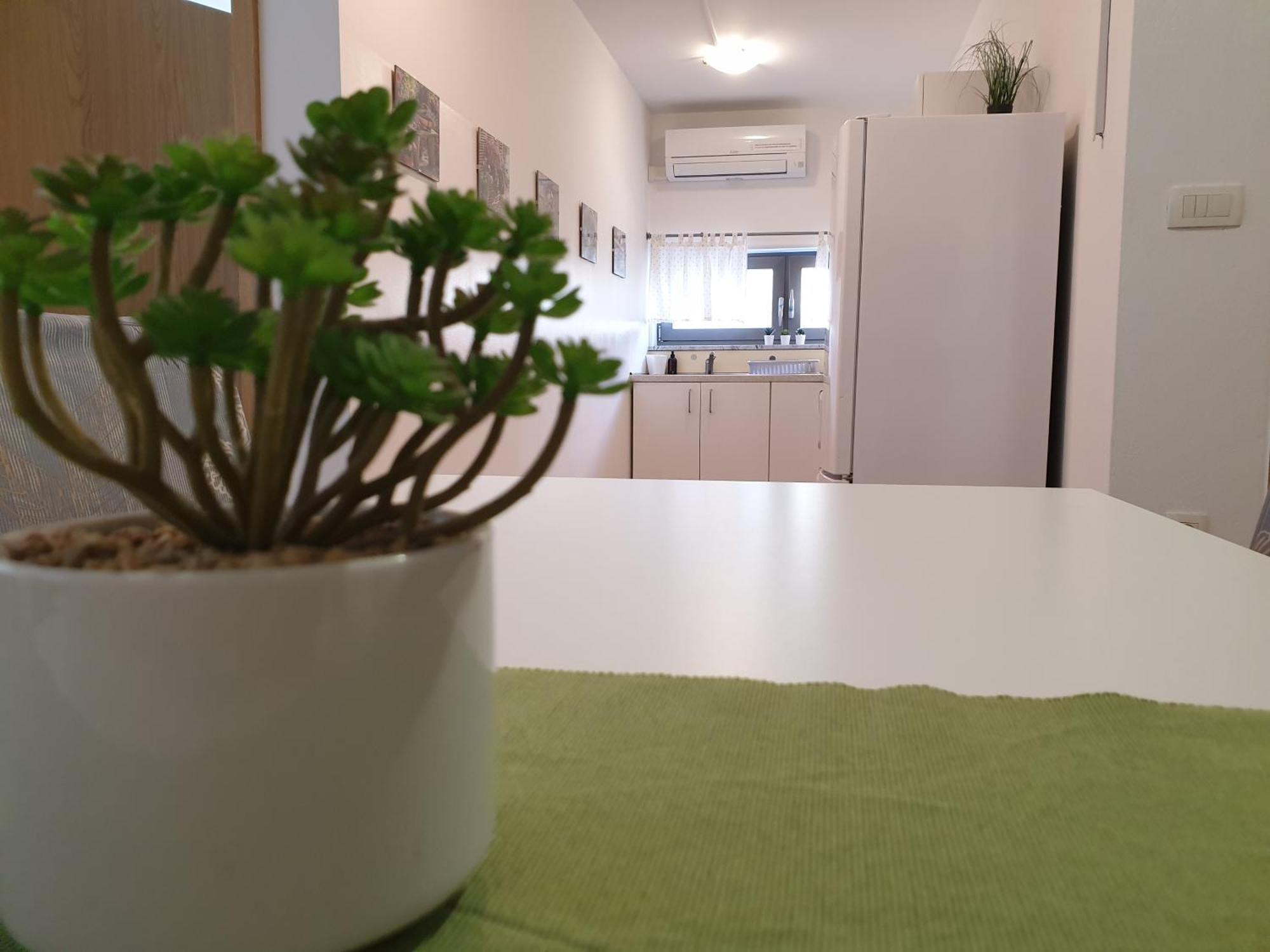 Apartment Emma Ljubljana - Free Parking, Ac, Wifi Стая снимка