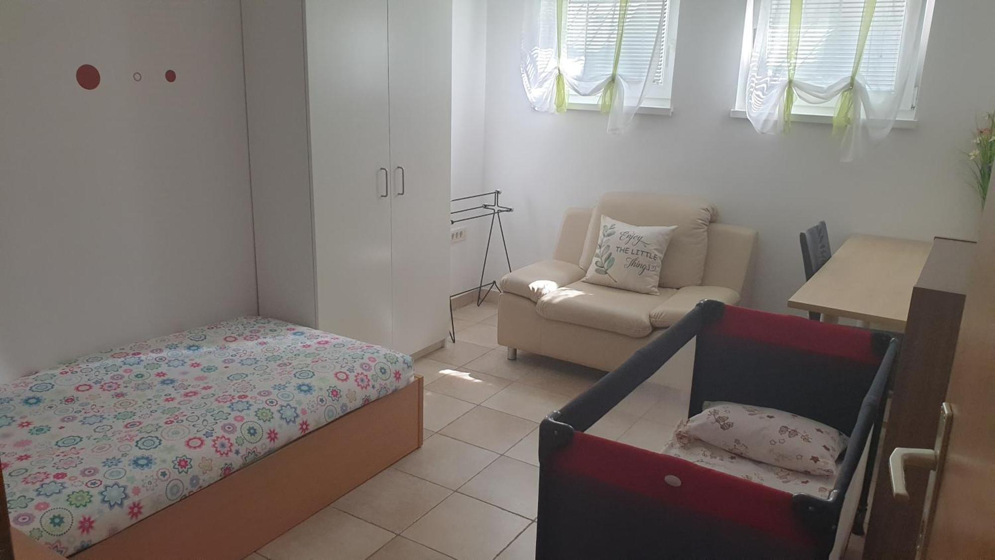 Apartment Emma Ljubljana - Free Parking, Ac, Wifi Екстериор снимка